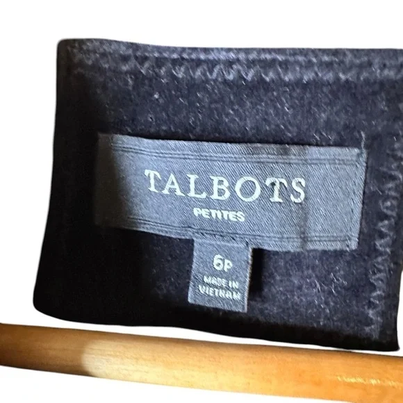 🔴5 for $40 SALE!
Talbots Petites Black Velvet 1 Button Split Back Blazer size 6p - Picture 10 of 15